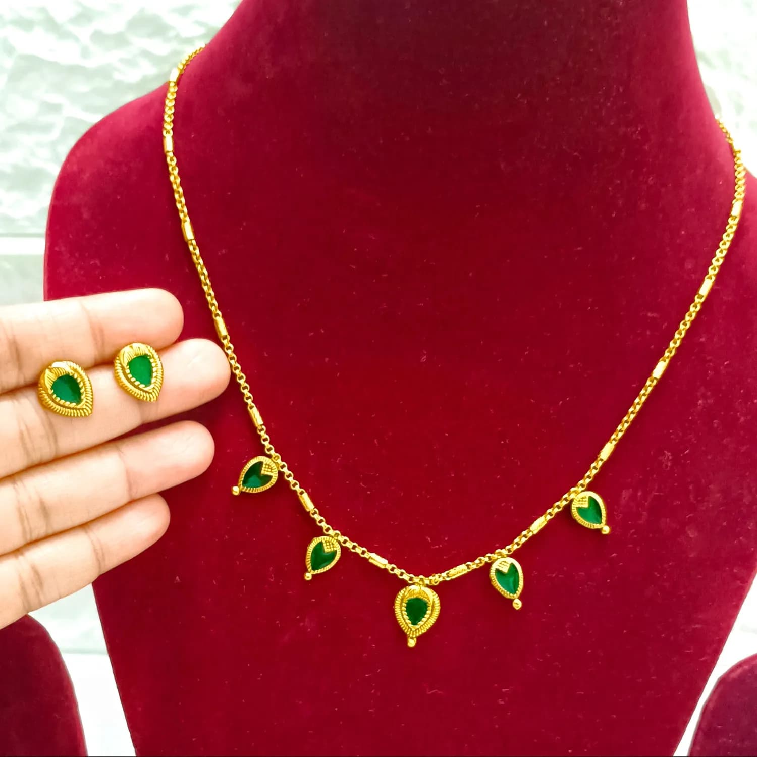 Emerald Teardrop Charm Necklace Set